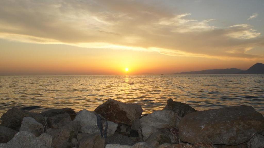 Patras White Castle Apartment Екстериор снимка